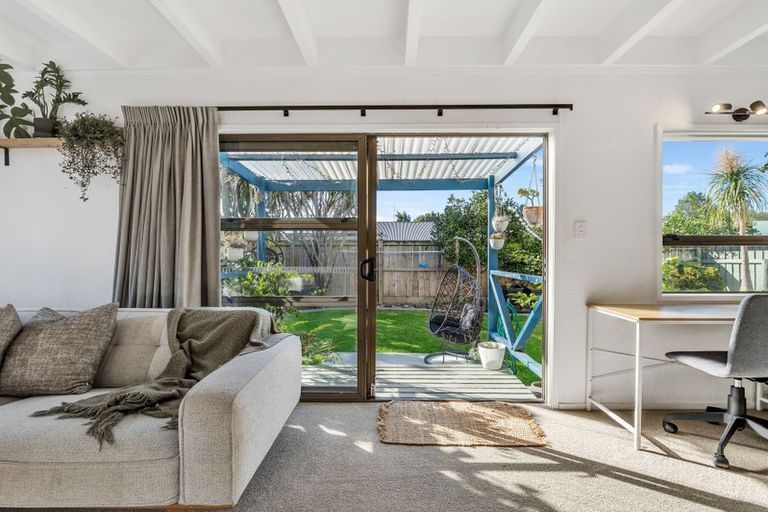 Photo of property in 2/506 Devonport Road, Tauranga South, Tauranga, 3112