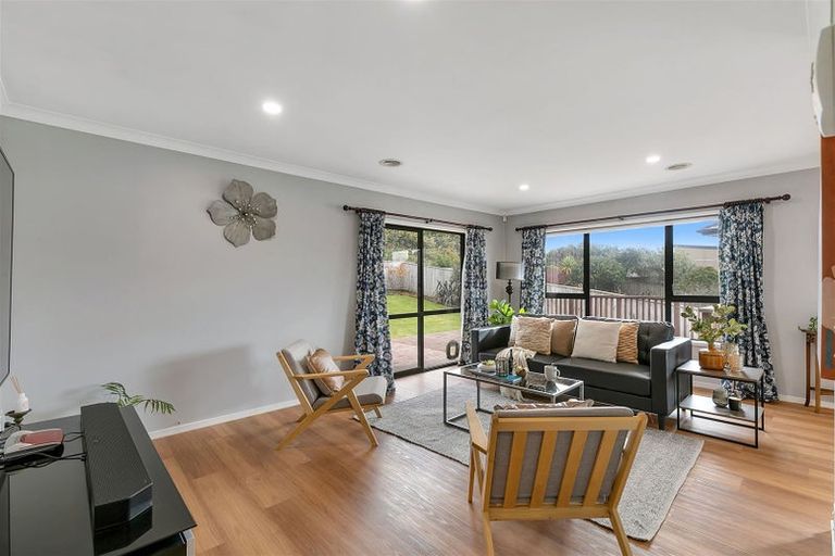 Photo of property in 24 Aotea Drive, Aotea, Porirua, 5024