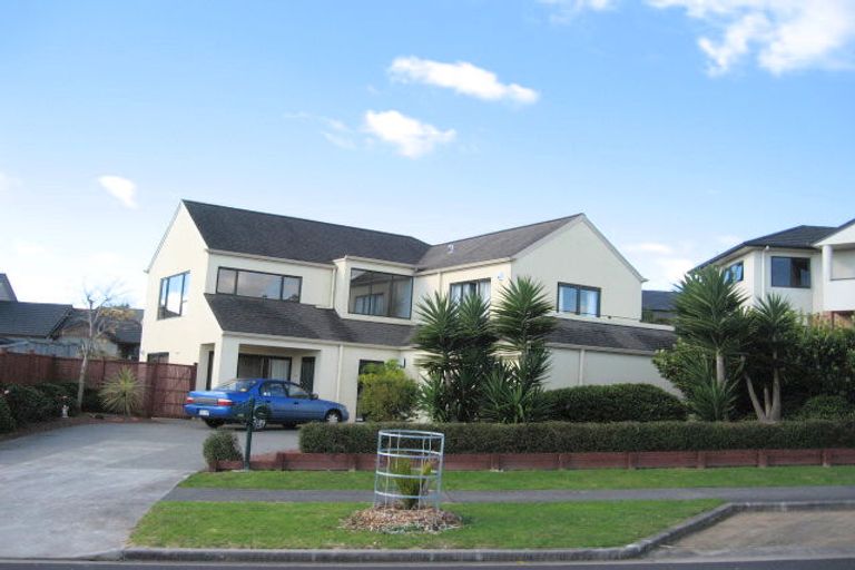 Photo of property in 32 Byblos Place, The Gardens, Auckland, 2105