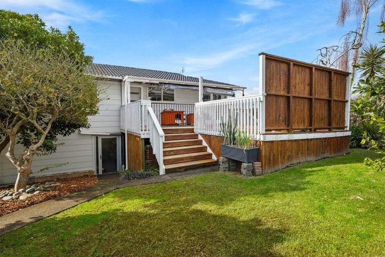Photo of property in 13 Mcclintock Road, Massey, Auckland, 0614