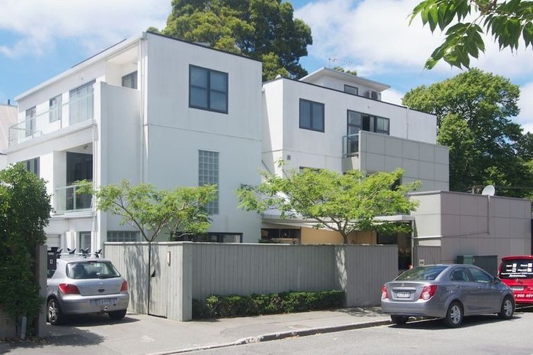Photo of property in 2/65 Carlton Mill Road, Merivale, Christchurch, 8014