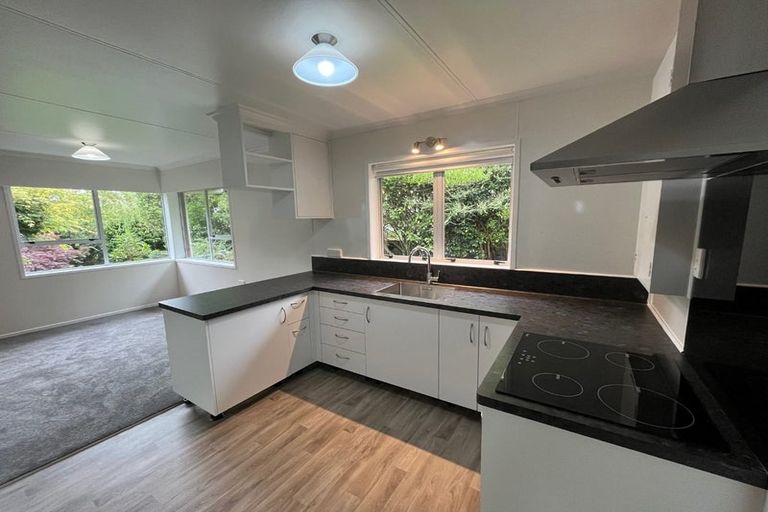 Photo of property in 2 Kauri Street, Inglewood, 4330