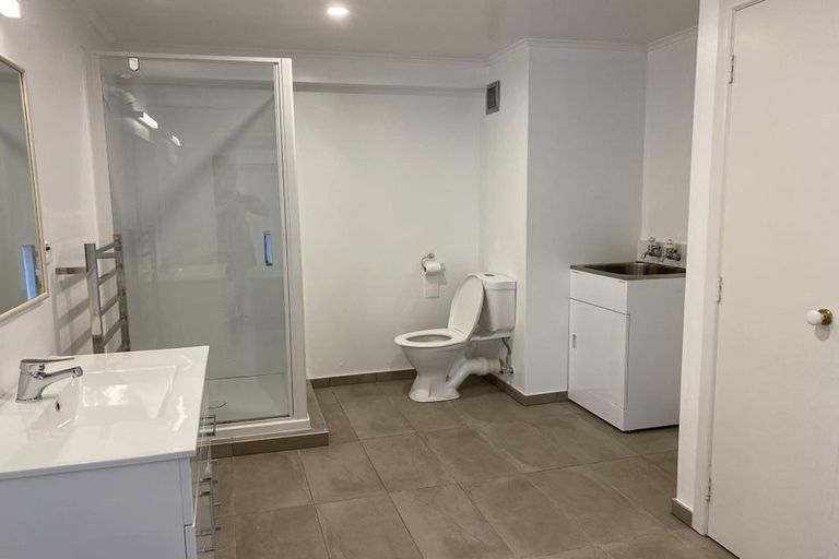 Photo of property in 148 Tiroroa Avenue, Te Atatu South, Auckland, 0610