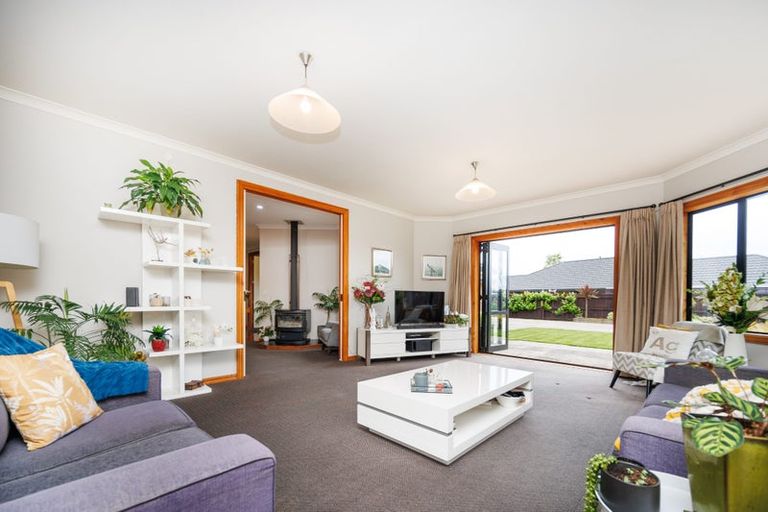 Photo of property in 7 Alpine Grove, Kelvin Grove, Palmerston North, 4414