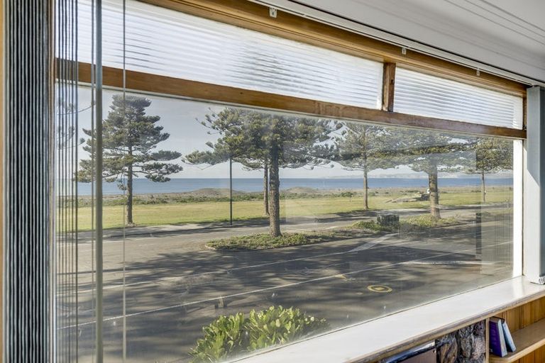 Photo of property in 619 Marine Parade, Napier South, Napier, 4110
