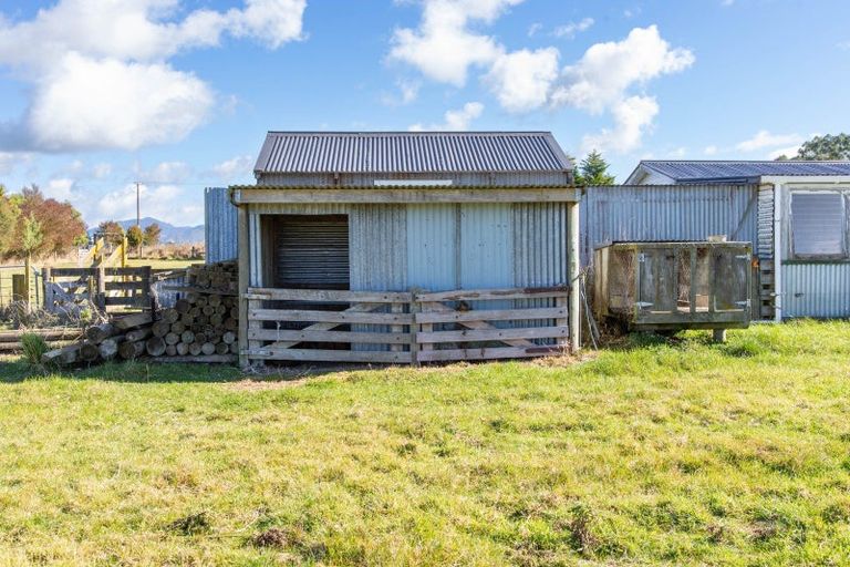 Photo of property in 6 Whenuahou Road, Takapau, Norsewood, 4974
