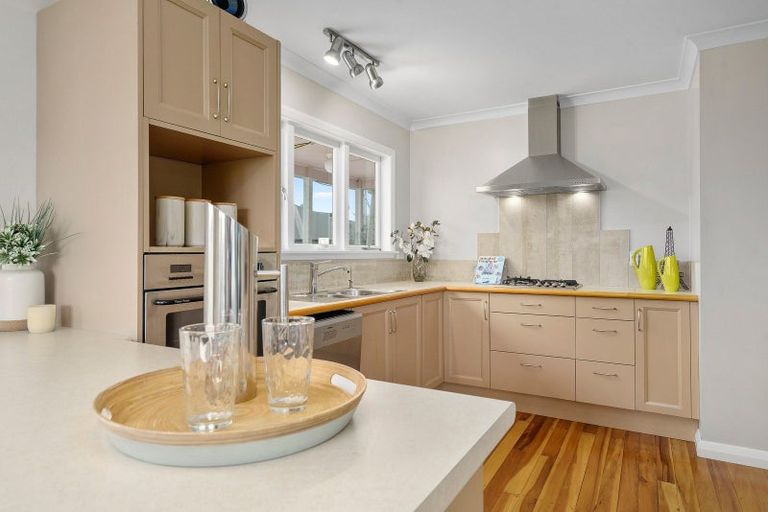 Photo of property in 298 Shakespeare Street, Leamington, Cambridge, 3432