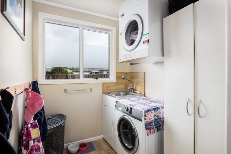 Photo of property in 18 Pukatea Street, Inglewood, 4330