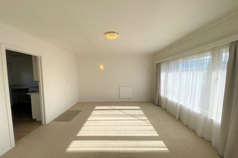 Photo of property in 1/4a Corrella Road, Belmont, Auckland, 0622