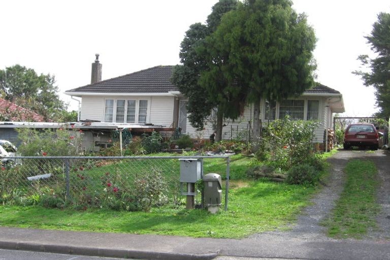 Photo of property in 4 Gladfield Lane, Te Atatu Peninsula, Auckland, 0610