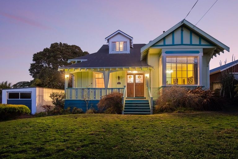 Photo of property in 21 Barrett Street, Westown, New Plymouth, 4310