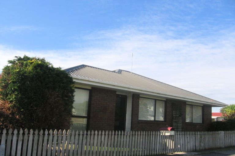 Photo of property in 28 Monrad Street, Highbury, Palmerston North, 4412