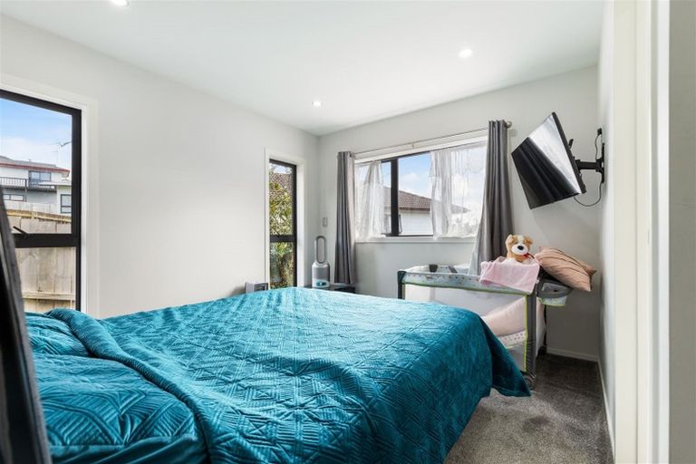 Photo of property in 8a Clearview Heights, Ranui, Auckland, 0612