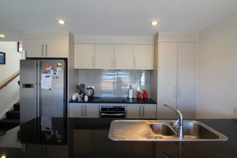 Photo of property in 69 Kirikiri Drive, Papakura, 2110