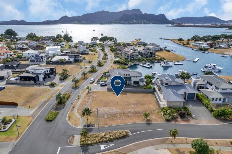 Photo of property in 1 Lanyard Place, One Tree Point, 0118