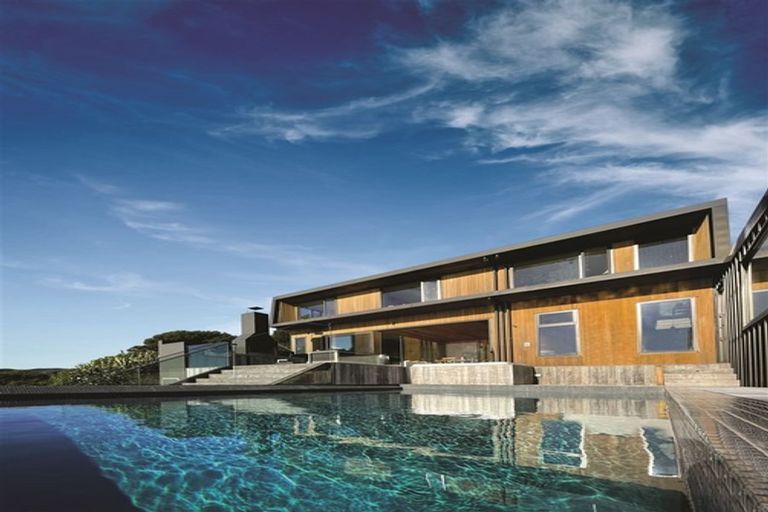 Photo of property in 81 Piha Road, Piha, New Lynn, 0772