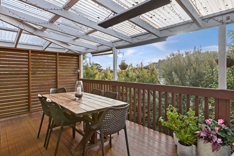 Photo of property in 22 Redfern Lane, Glenfield, Auckland, 0629
