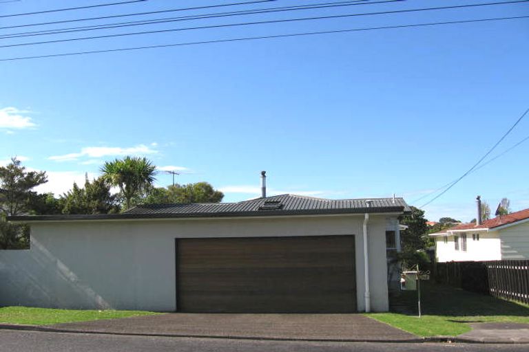 Photo of property in 12 Rock Isle Road, Torbay, Auckland, 0630