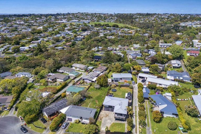 Photo of property in 25 Japonica Drive, Beach Haven, Auckland, 0626