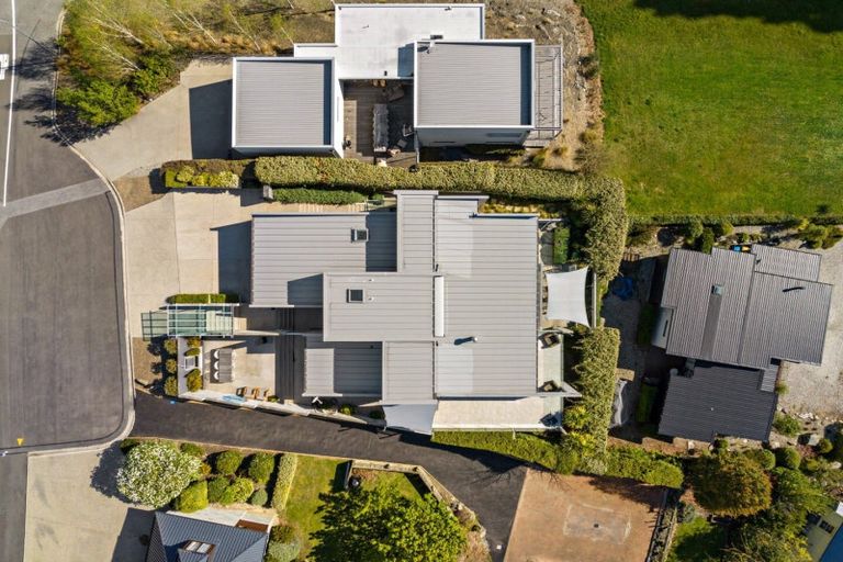Photo of property in 3 Botting Place, Wanaka, 9305