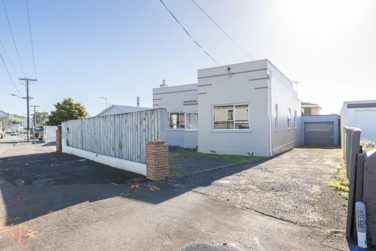 Photo of property in 26 Breakwater Road, Moturoa, New Plymouth, 4310