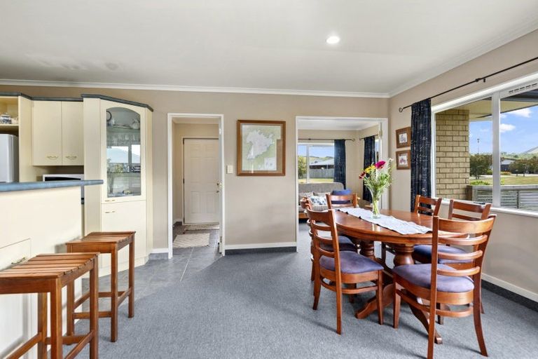 Photo of property in 4 Lakemere Way, Kinloch, Taupo, 3377