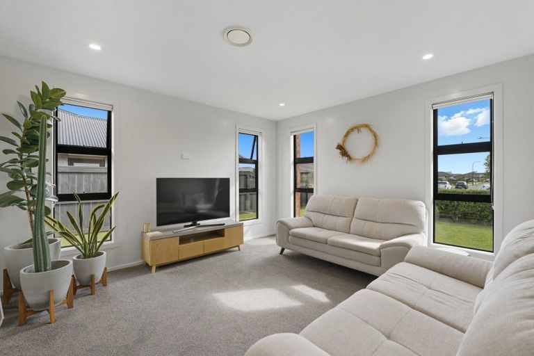 Photo of property in 28 Piata Street, Papamoa Beach, Papamoa, 3118