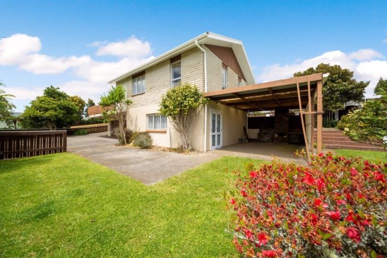 Photo of property in 12 Te Ngaere Place, Merrilands, New Plymouth, 4312