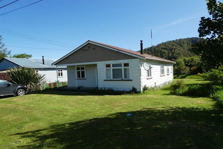 Photo of property in 9 Edwyn Street, Blackball, 7804
