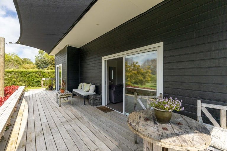 Photo of property in 82 Tikorangi Road, Tikorangi, Waitara, 4383