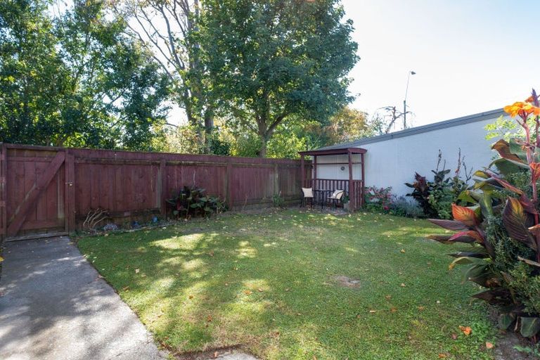 Photo of property in 2/101 Maddison Street, Akina, Hastings, 4122