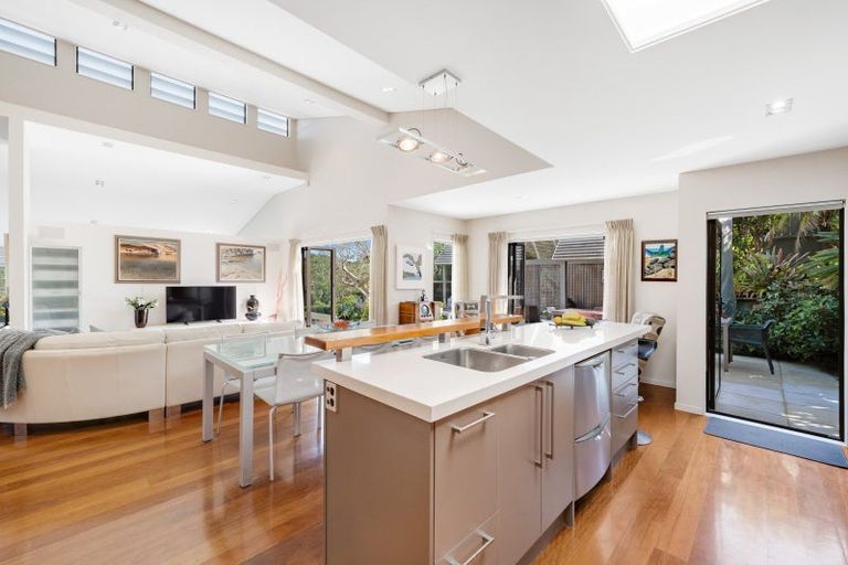 Photo of property in 24 Clovelly Road, Bucklands Beach, Auckland, 2012