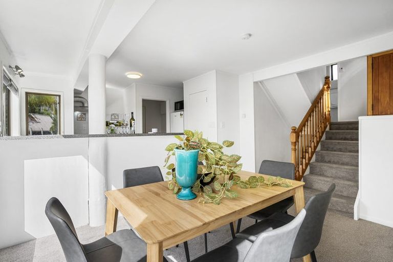 Photo of property in 8 Lynngate Place, Hillcrest, Auckland, 0627