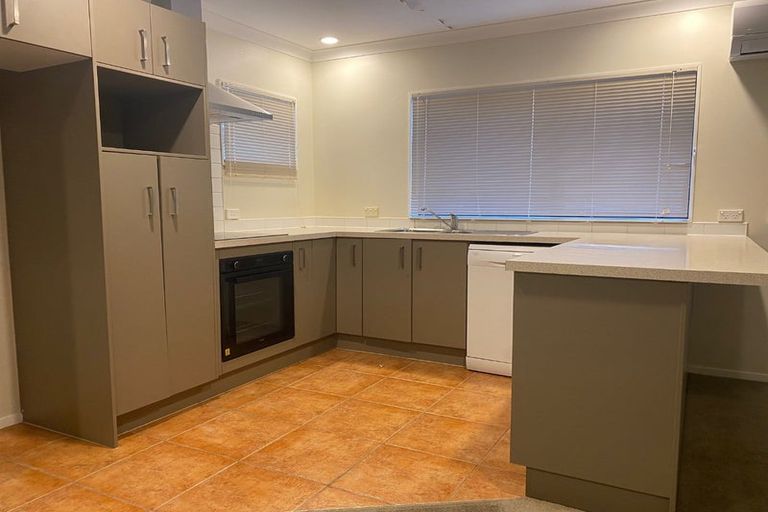 Photo of property in 16 Virginia Street, Henderson, Auckland, 0612