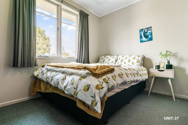 Photo of property in 27 Coniston Avenue, Te Atatu South, Auckland, 0610