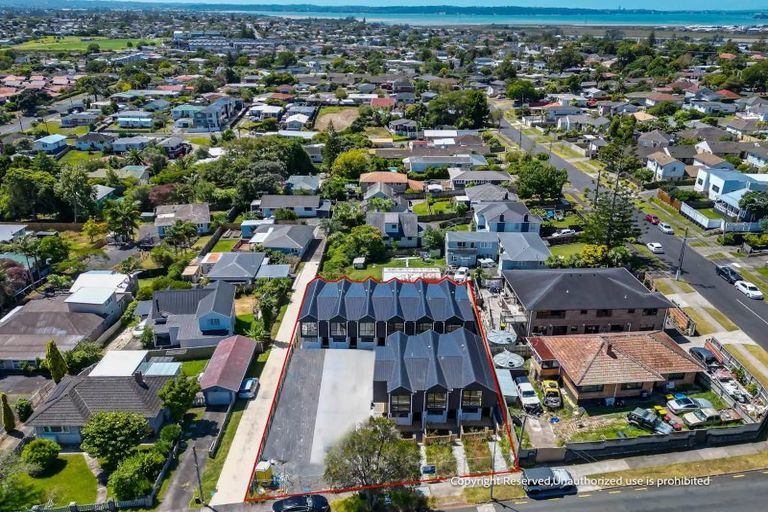 Photo of property in 9/267 Great North Road, Henderson, Auckland, 0612