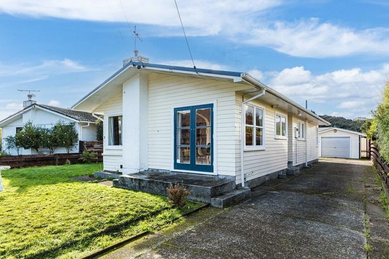 Photo of property in 30 Karamu Crescent, Wainuiomata, Lower Hutt, 5014