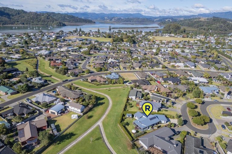 Photo of property in 18 Ringwood Place, Whitianga, 3510