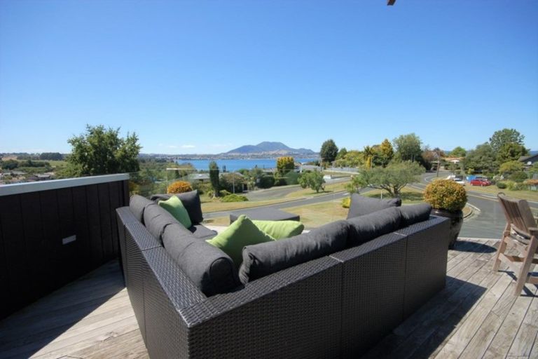 Photo of property in 11 Krissell Place, Acacia Bay, Taupo, 3330