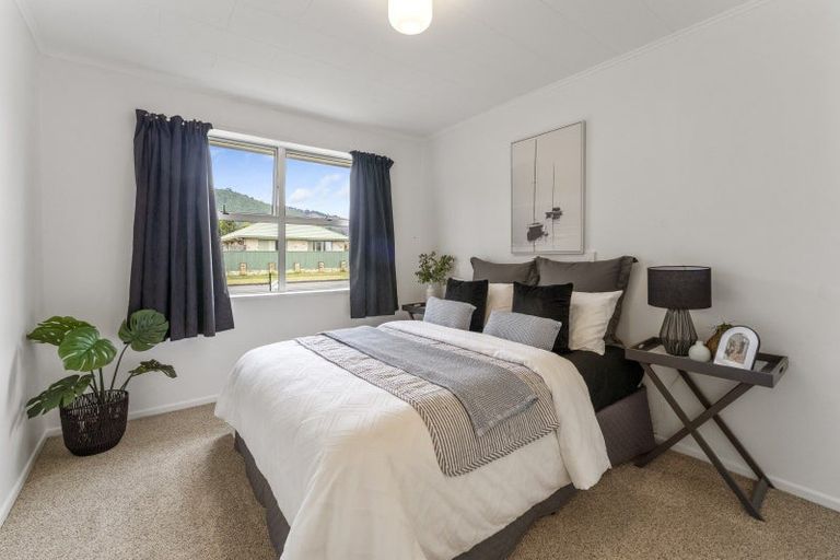 Photo of property in 2b David Street, Waikanae, 5036