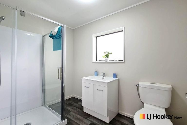 Photo of property in 11a De Bloge Place, Clendon Park, Auckland, 2103