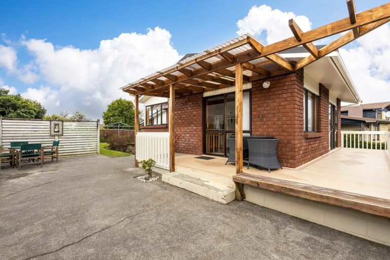 Photo of property in 10 Ruskin Place, Westown, New Plymouth, 4310