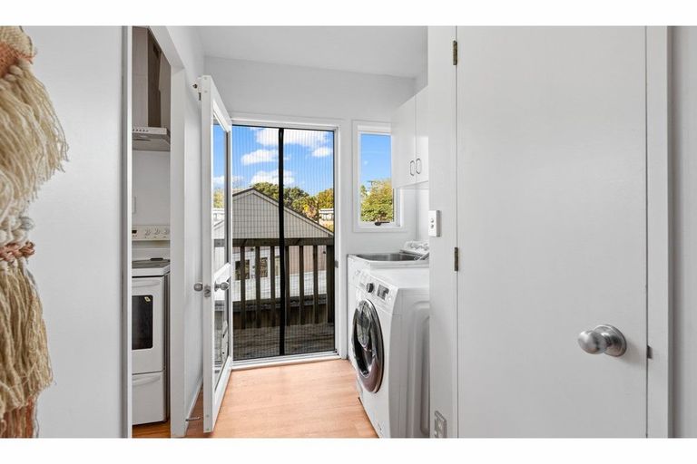 Photo of property in 2a Rata Road, Stanmore Bay, Whangaparaoa, 0932