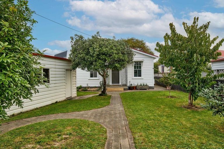 Photo of property in 70 Randwick Crescent, Moera, Lower Hutt, 5010