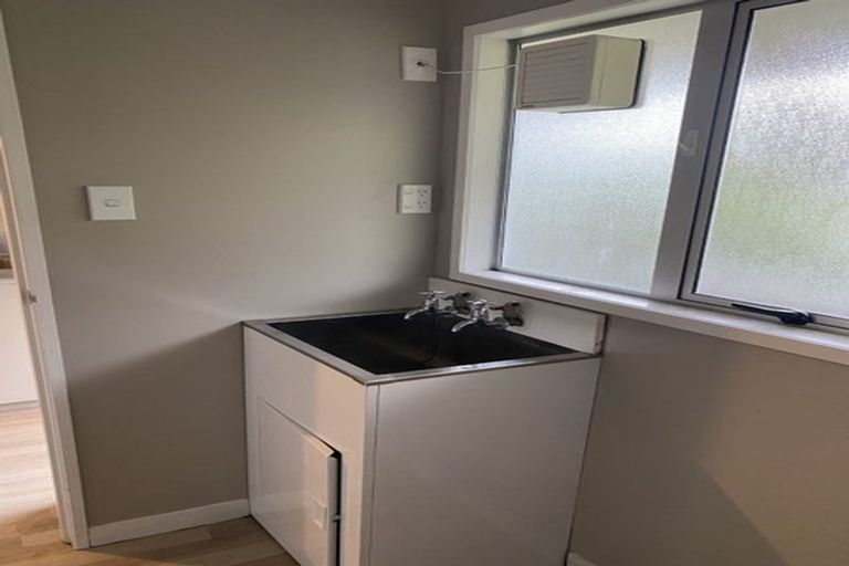 Photo of property in 2/12 Oakley Avenue, Claudelands, Hamilton, 3214