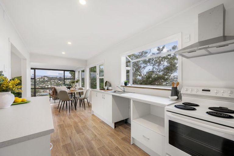 Photo of property in 26 Waiwera Crescent, Maupuia, Wellington, 6022