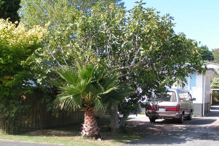 Photo of property in 35 Seine Road, Forrest Hill, Auckland, 0620