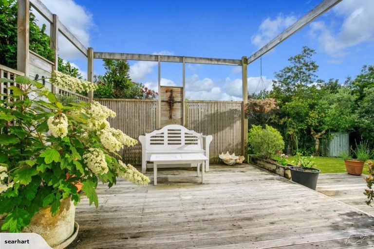 Photo of property in 11 Albany Highway, Unsworth Heights, Auckland, 0632
