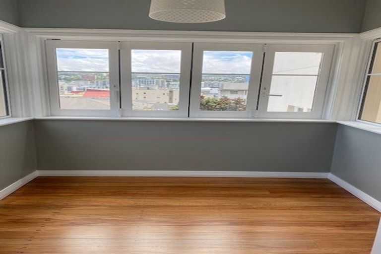 Photo of property in 4/1 Earls Terrace, Mount Victoria, Wellington, 6011