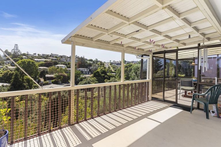 Photo of property in 16 Clipper Place, Shelly Park, Auckland, 2014